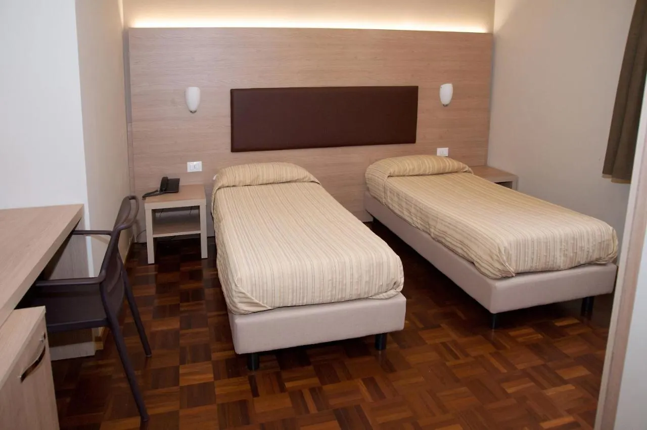 Hotel Buca Di Bacco Volta Mantovana 3*,  Italy